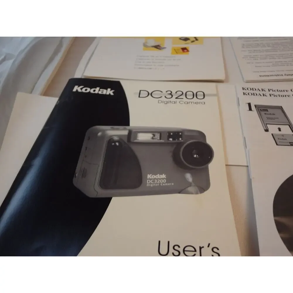 Kodak DC 3200 Digital Camera Mega Pixel - Gray - ***‎ Broken Battery Door ***